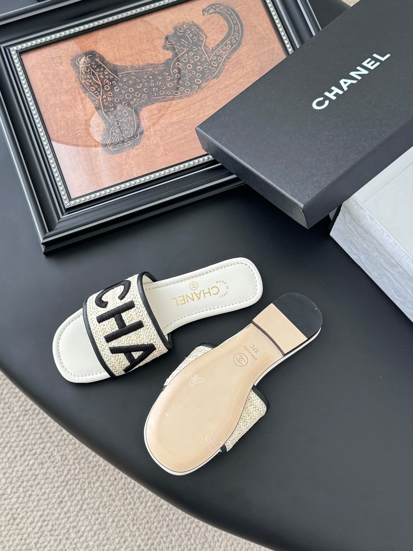 c 25K New Letter Slippers