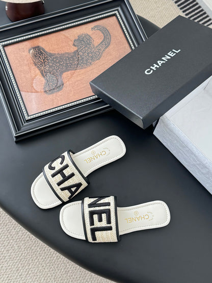 c 25K New Letter Slippers