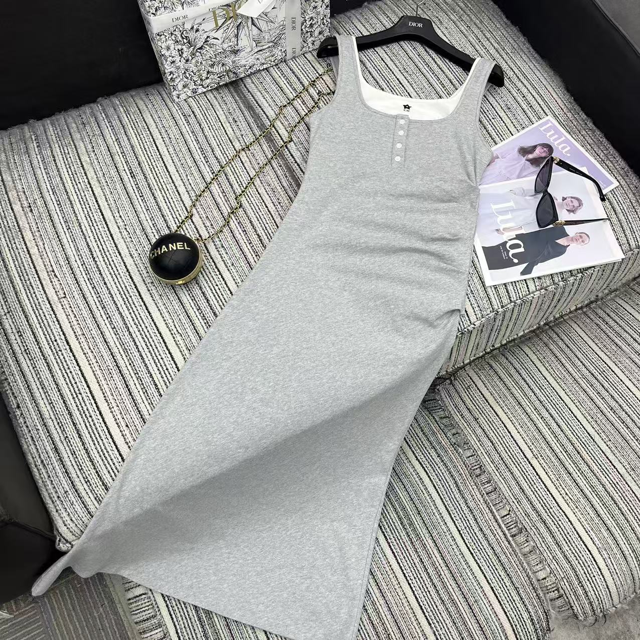 25 years early spring and summer new fake two-piece contrast vest dress