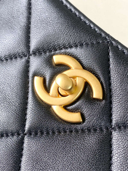 C 24 Folding hobo underarm bag
