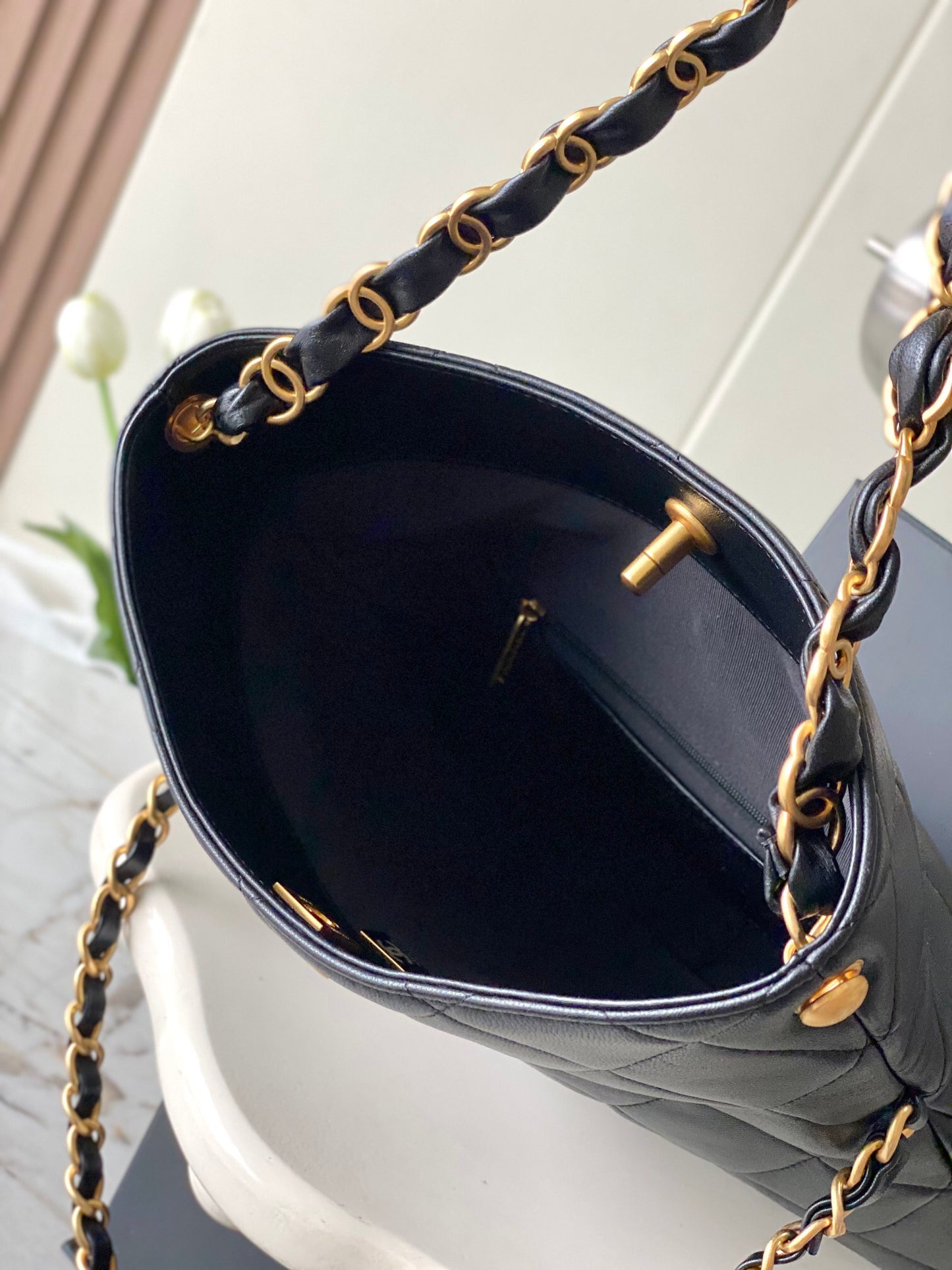 C 24 Folding hobo underarm bag