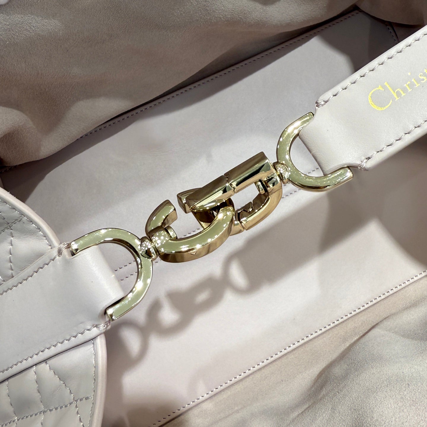 D 25 𝗧𝗼𝘂𝗷𝗼𝘂𝗿𝘀 Medium Bag
