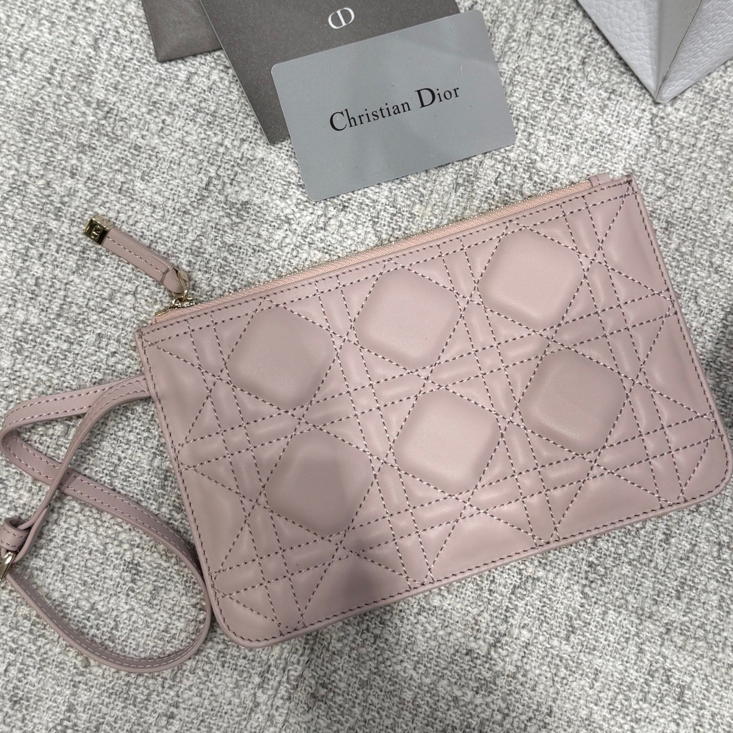 D 25 𝗧𝗼𝘂𝗷𝗼𝘂𝗿𝘀 Medium Bag