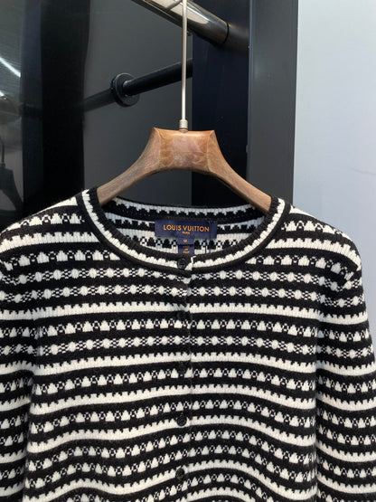 25 Spring and Summer New Round Neck Knitted Cardigan Top