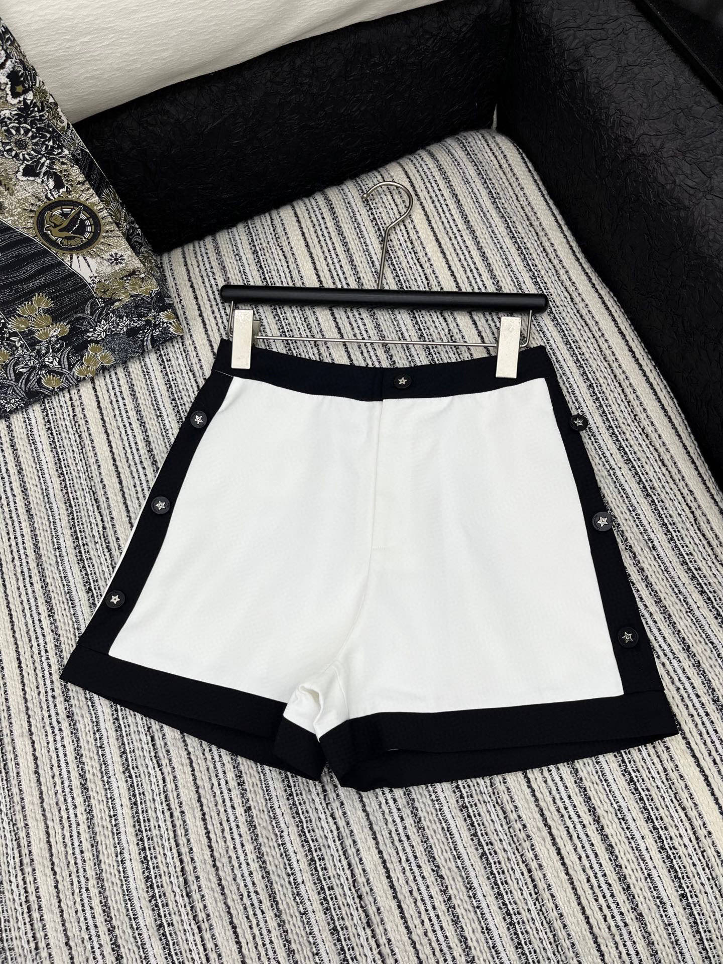 2025 Summer New Arrival Contrast Color Stitching Casual Shorts