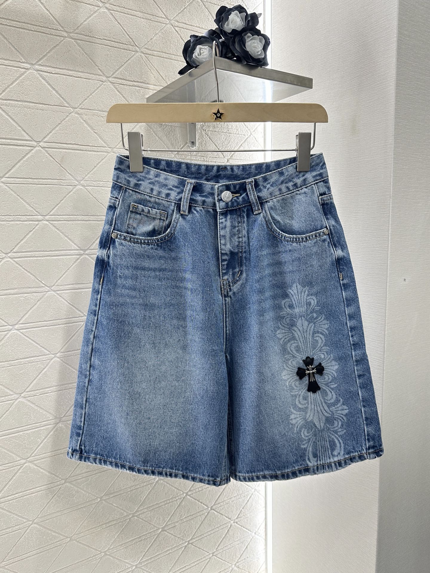 2025 Summer New High Waist Laser Denim Shorts