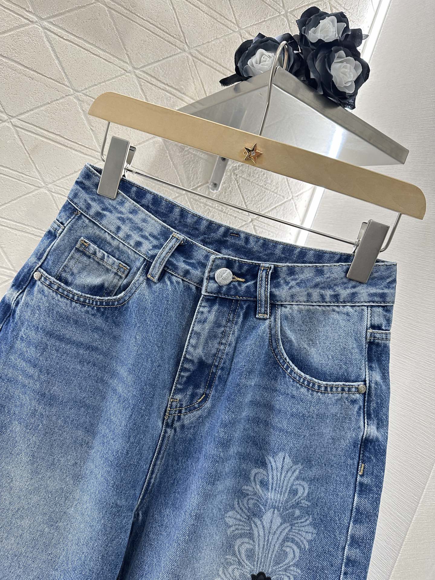 2025 Summer New High Waist Laser Denim Shorts