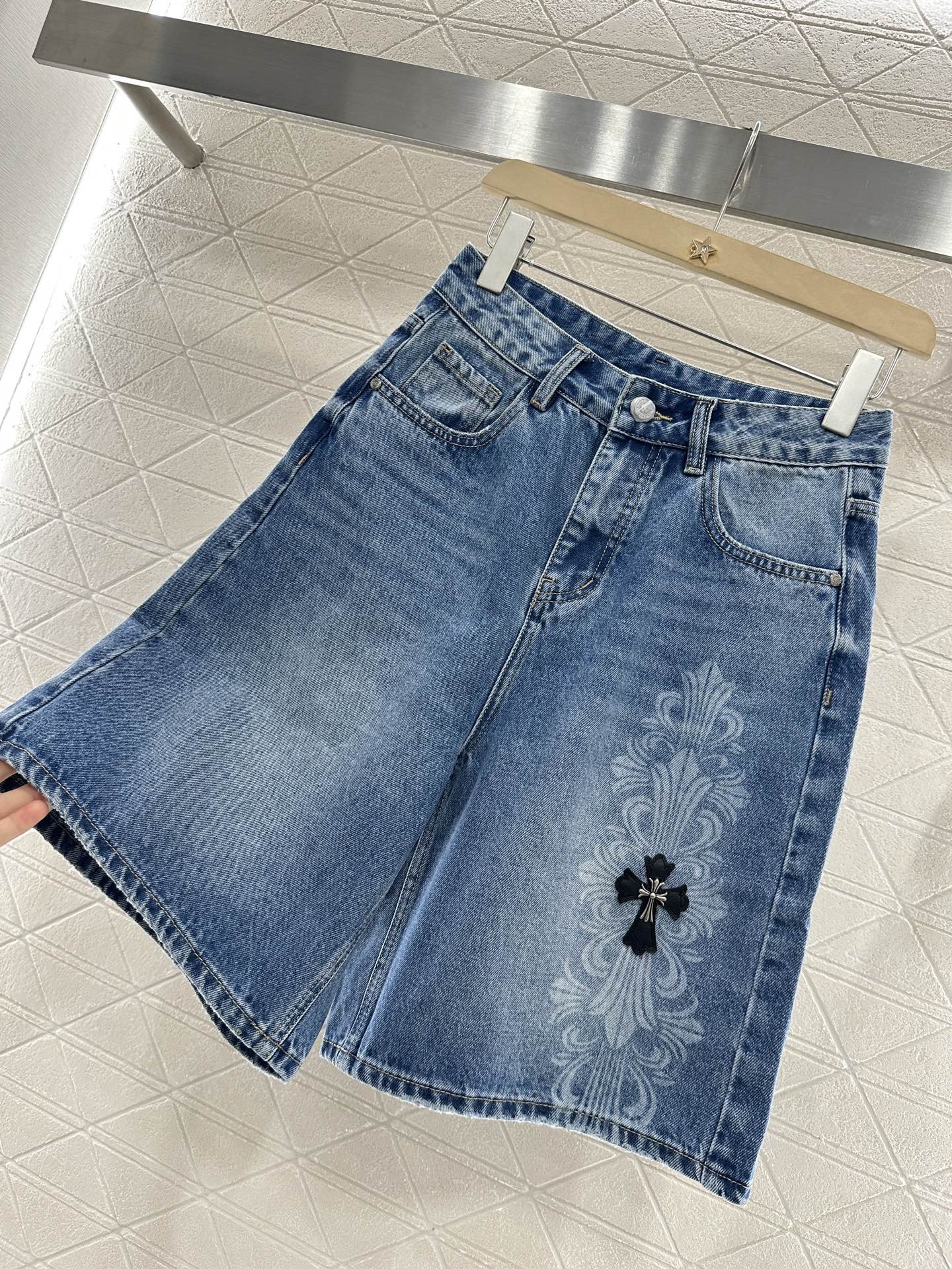2025 Summer New High Waist Laser Denim Shorts