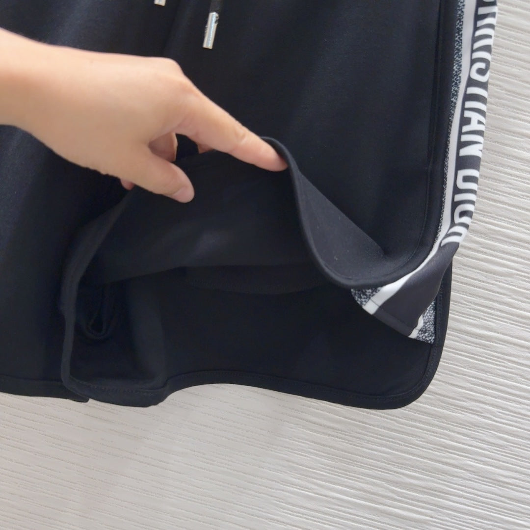 25 Summer new bee logo simple suit
