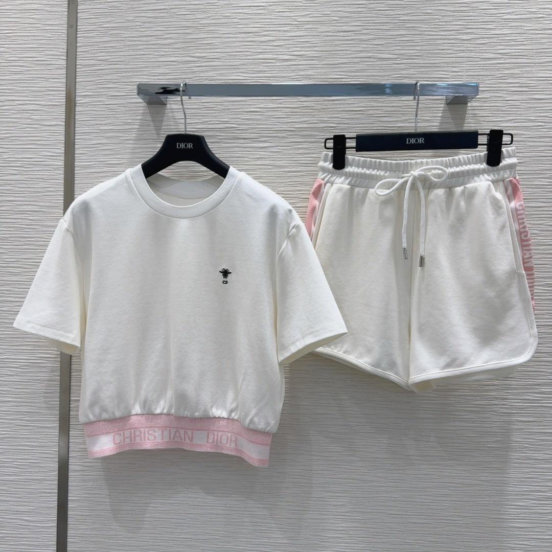 25 Summer new bee logo simple suit