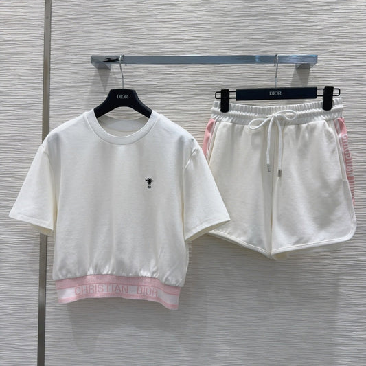 25 Summer new bee logo simple suit