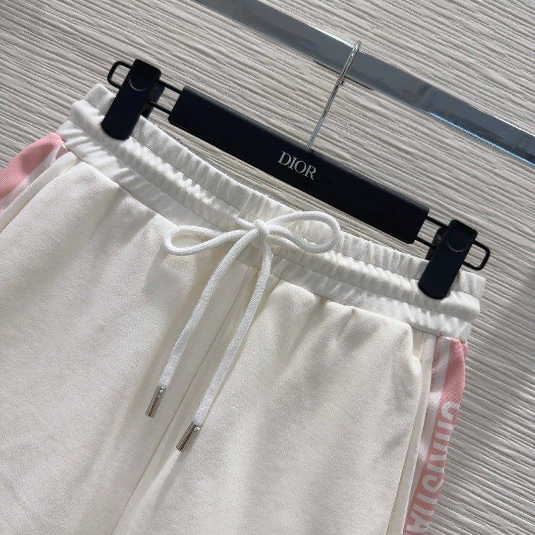 25 Summer new bee logo simple suit