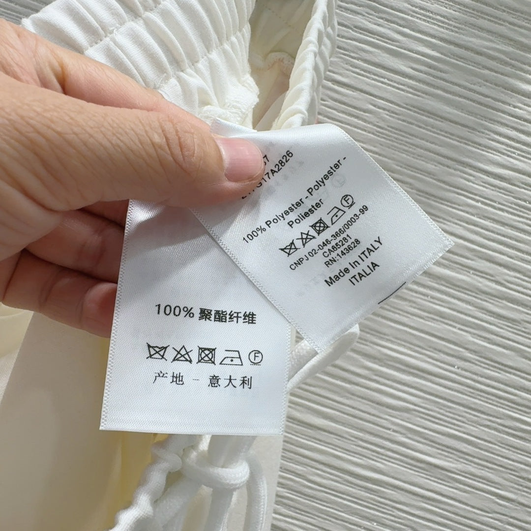 25 Summer new bee logo simple suit