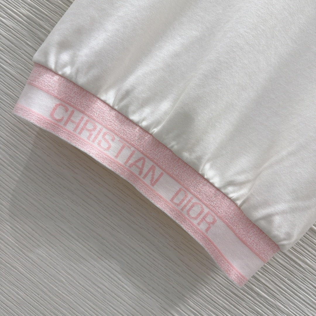 25 Summer new bee logo simple suit