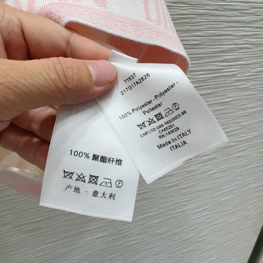 25 Summer new bee logo simple suit