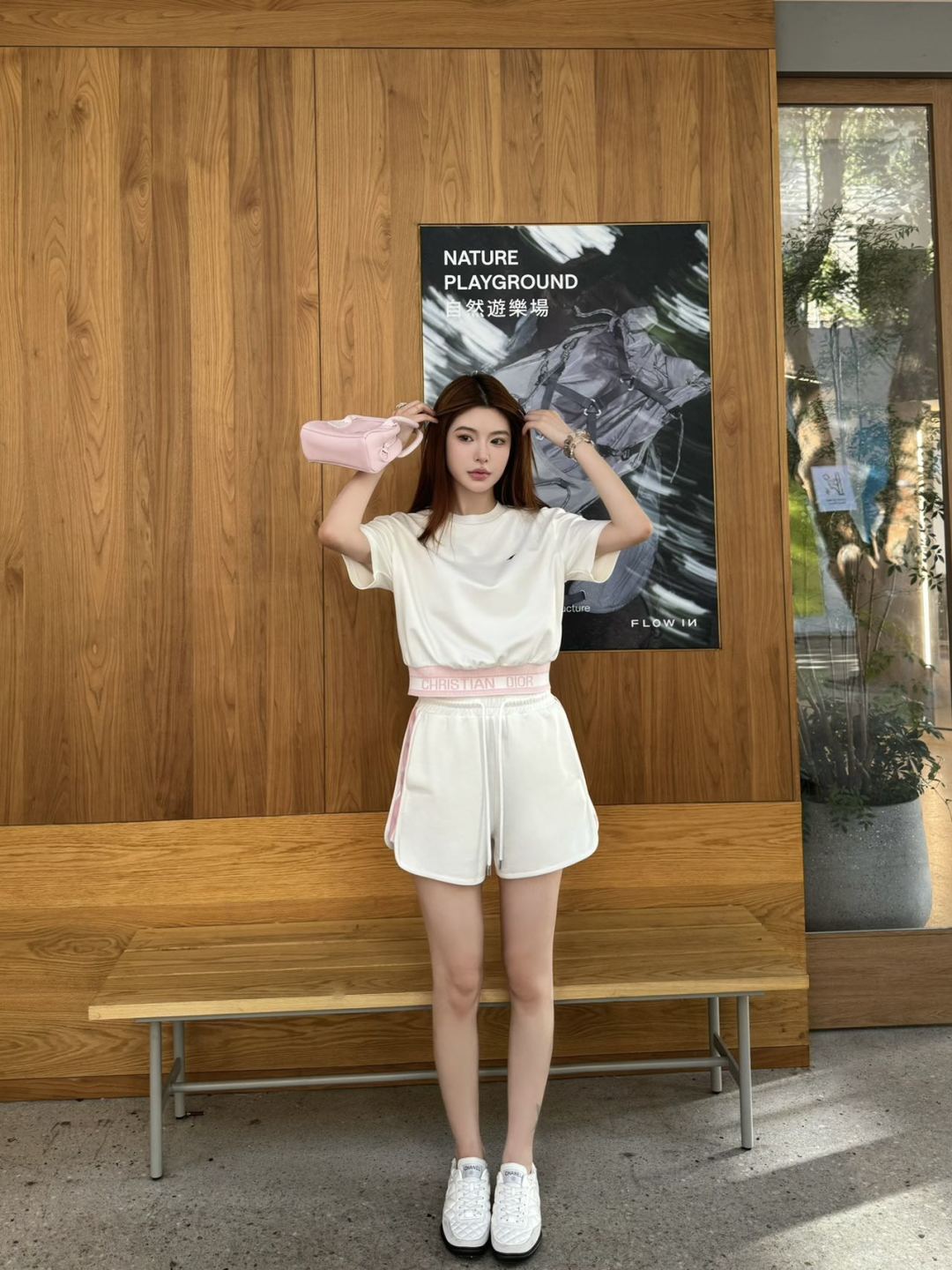 25 Summer new bee logo simple suit