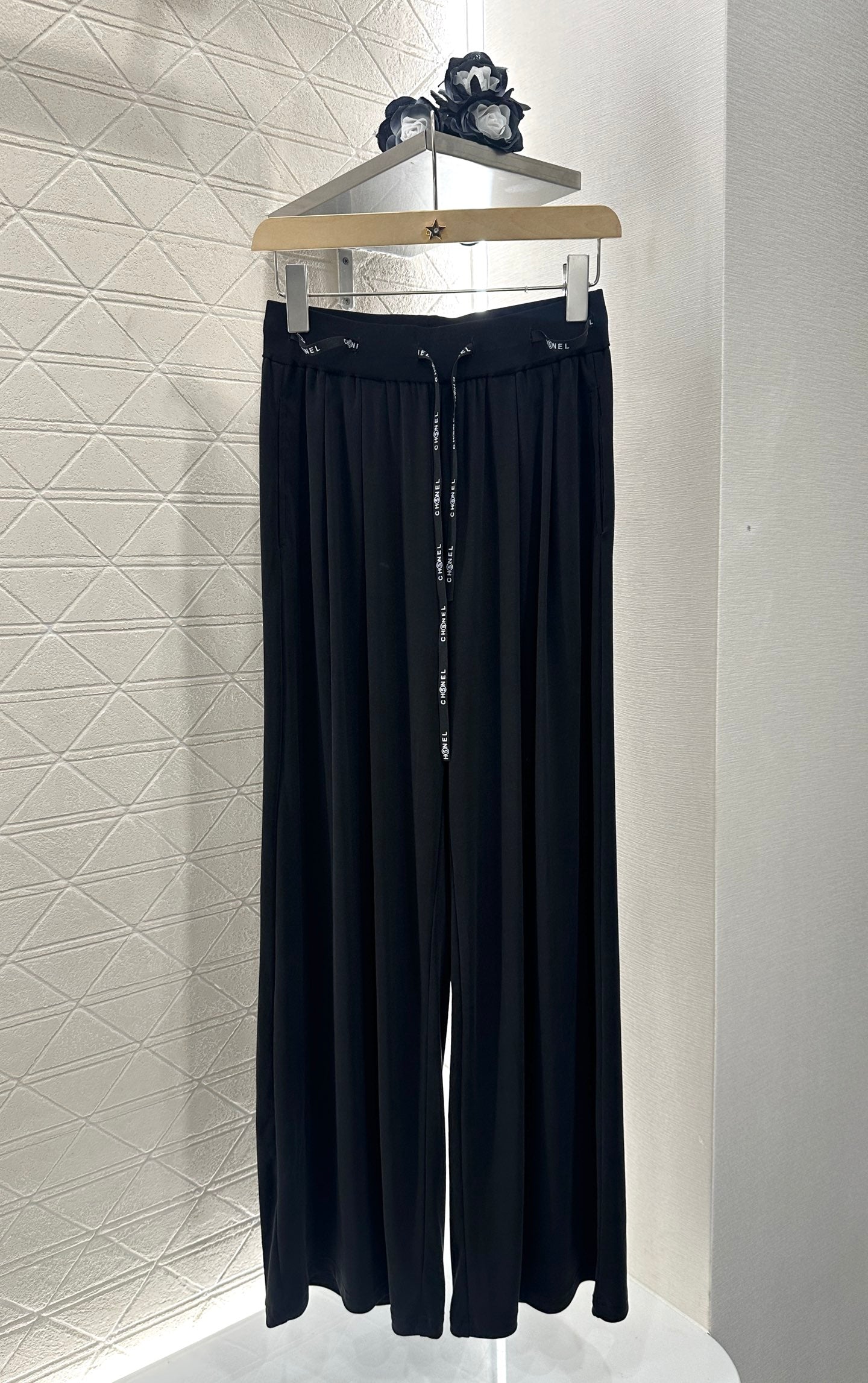2025 Summer New Arrival Asymmetric Short Sleeve Drawstring Trousers Set