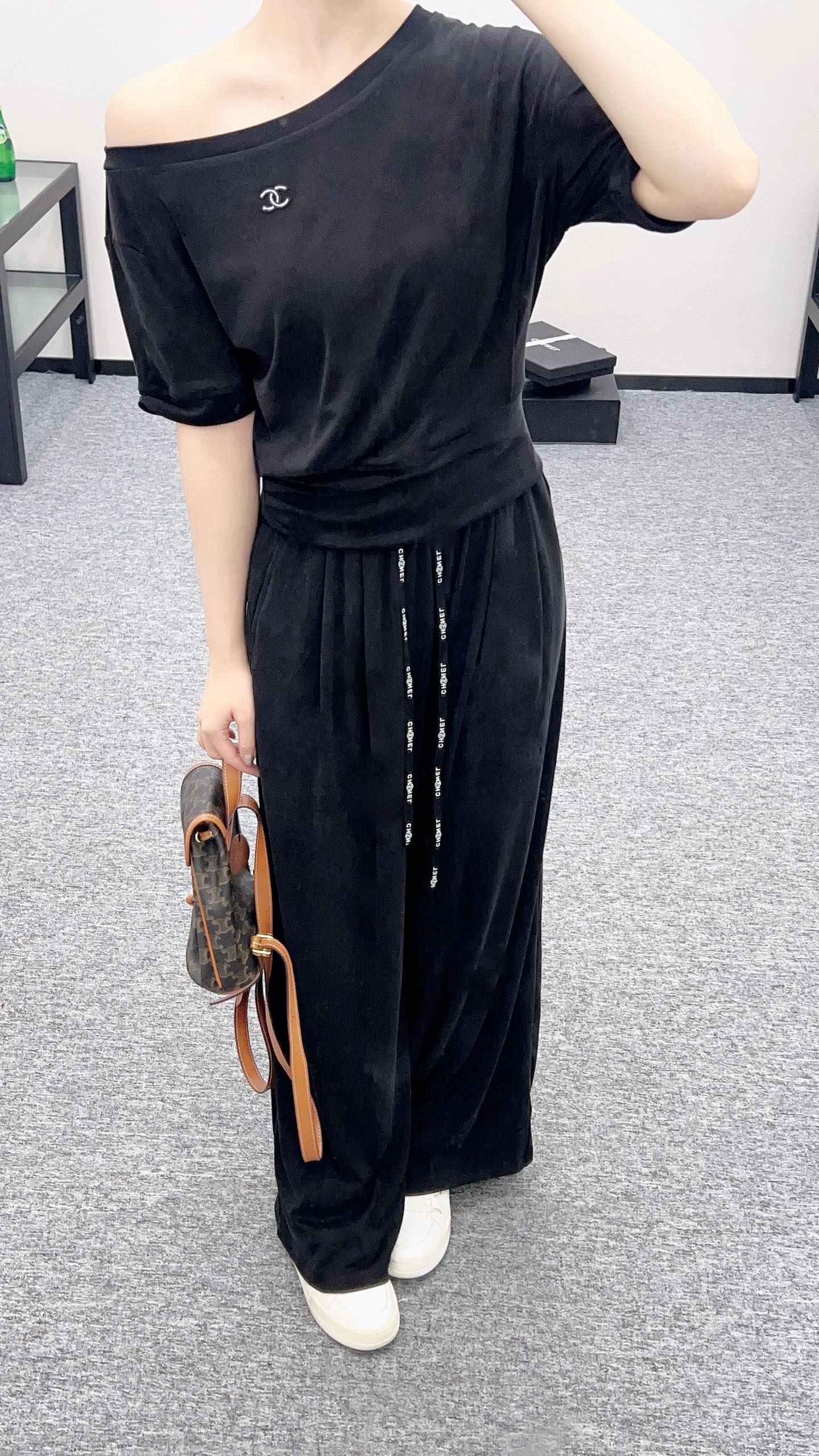 2025 Summer New Arrival Asymmetric Short Sleeve Drawstring Trousers Set