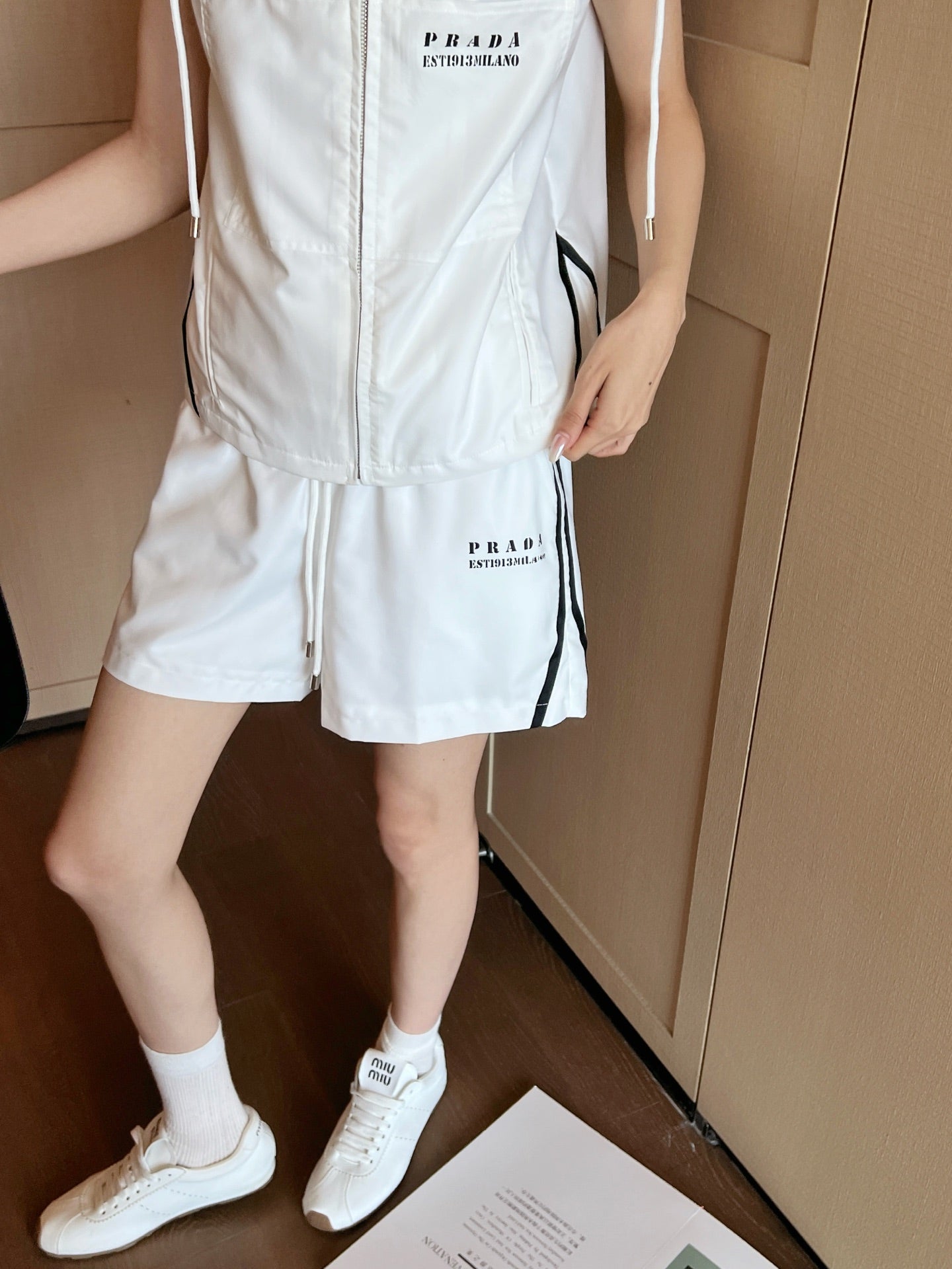 25 Summer new contrast color hooded vest with elastic waist drawstring shorts suit