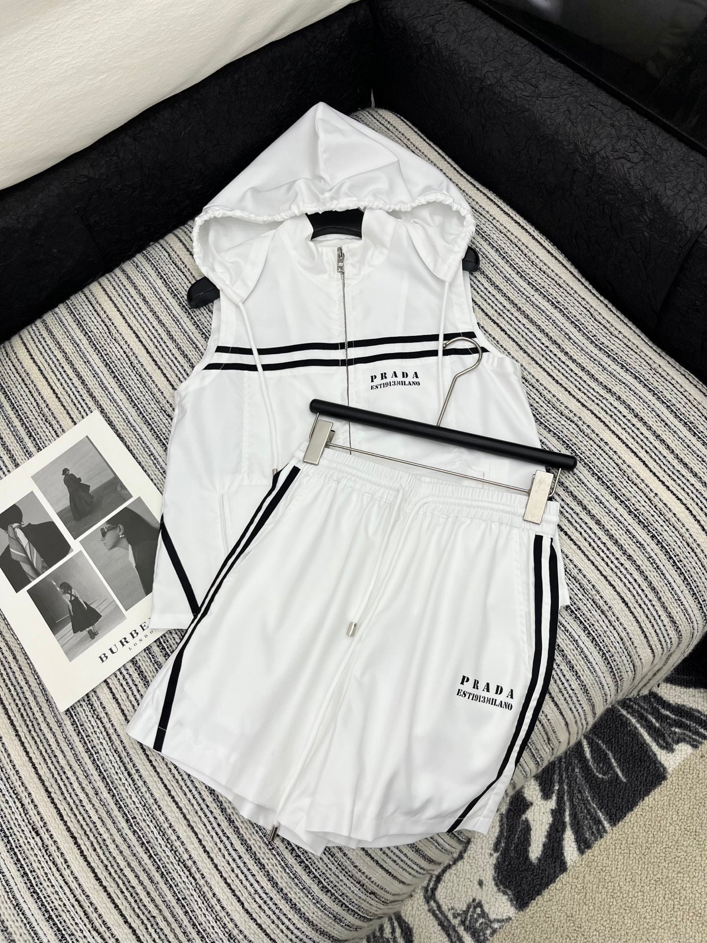 25 Summer new contrast color hooded vest with elastic waist drawstring shorts suit