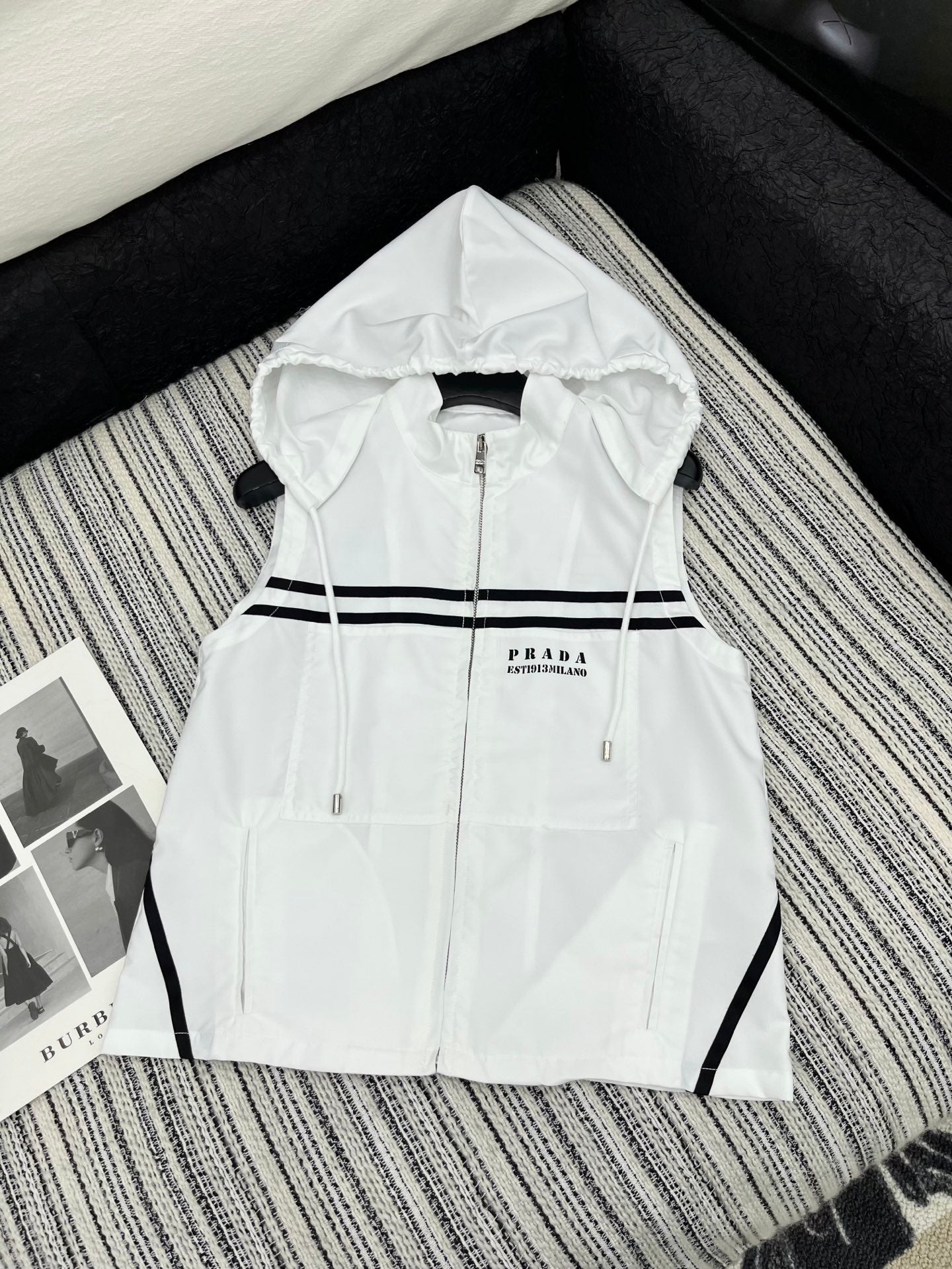 25 Summer new contrast color hooded vest with elastic waist drawstring shorts suit