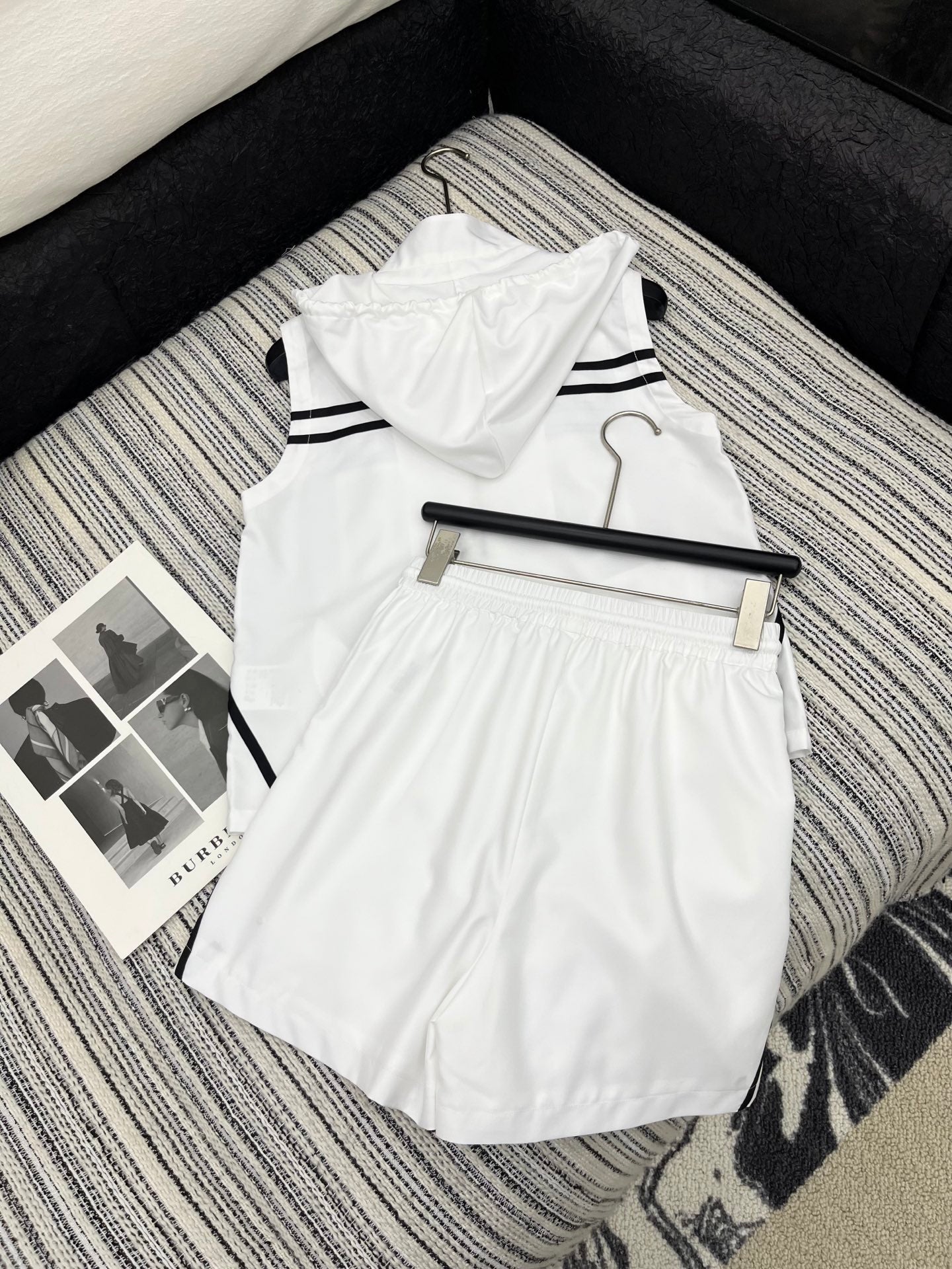 25 Summer new contrast color hooded vest with elastic waist drawstring shorts suit