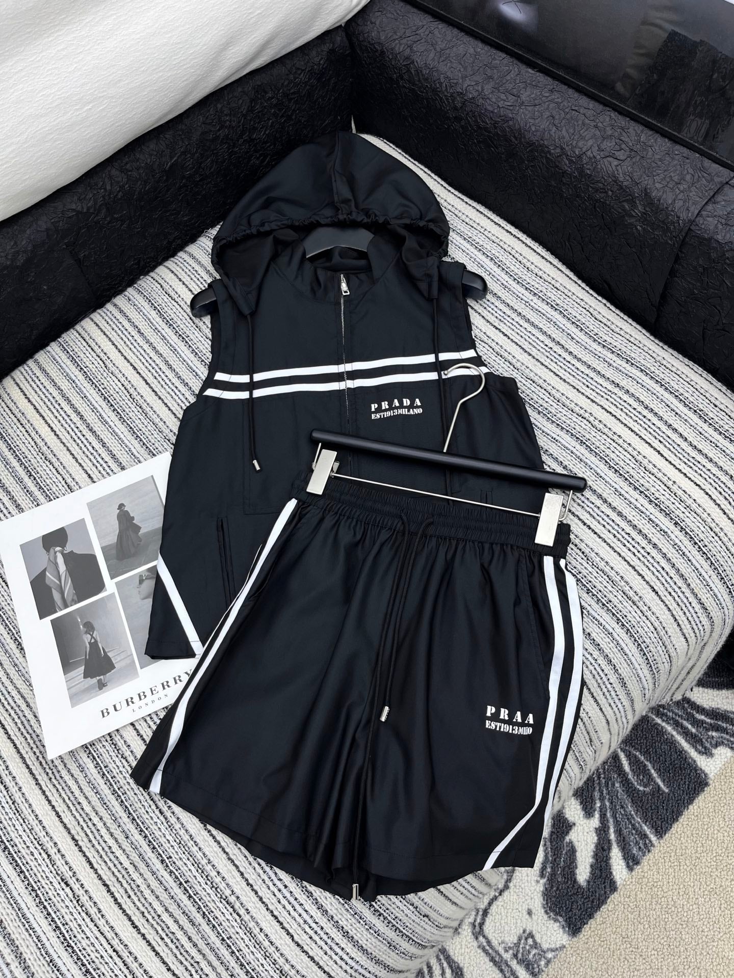 25 Summer new contrast color hooded vest with elastic waist drawstring shorts suit