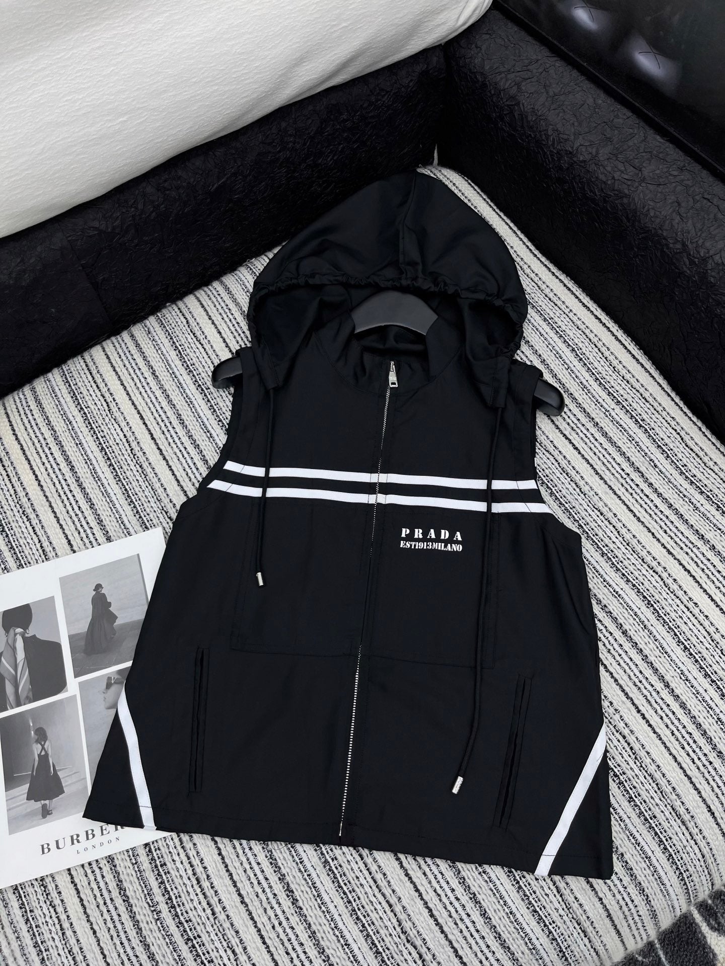 25 Summer new contrast color hooded vest with elastic waist drawstring shorts suit