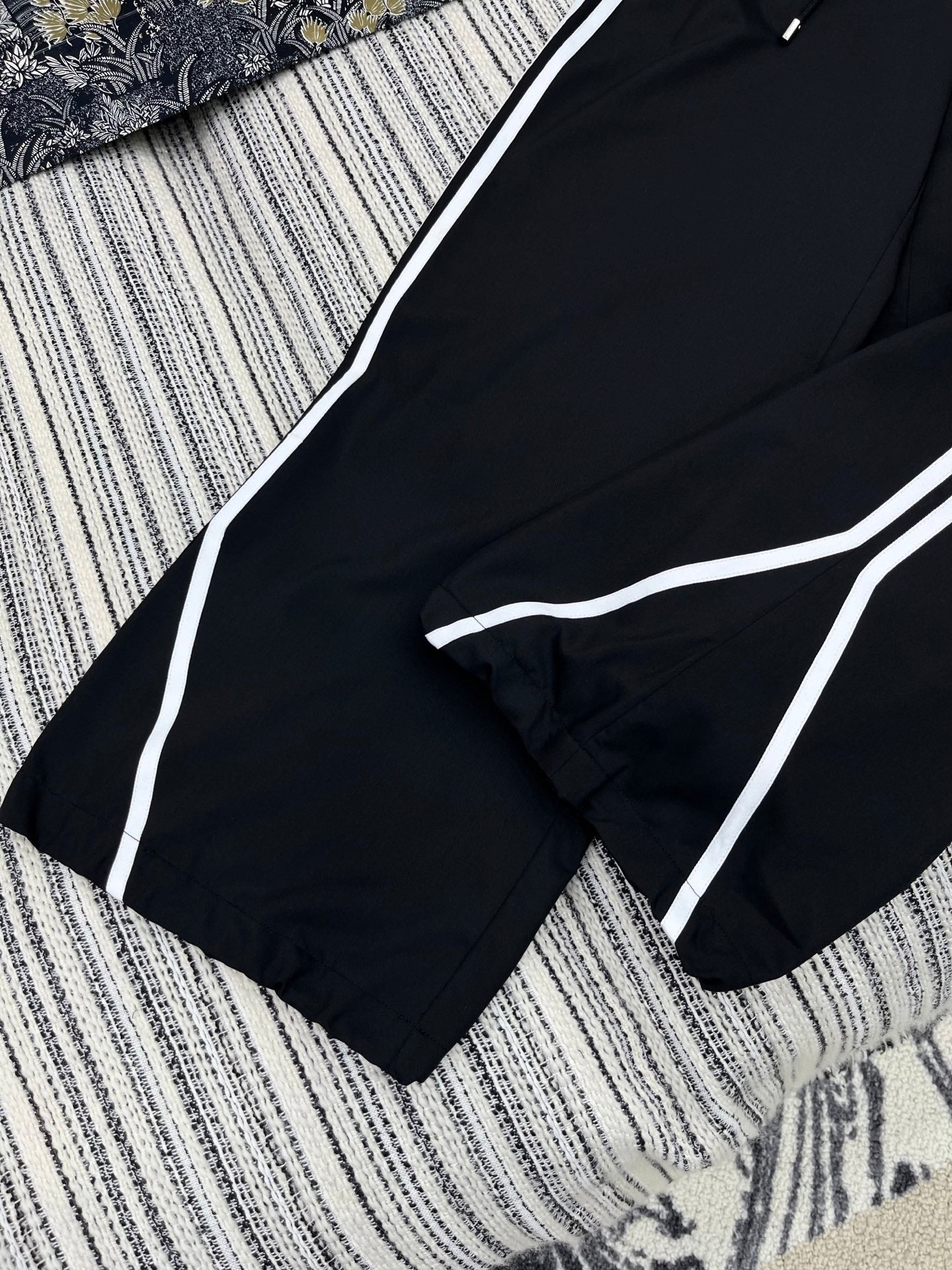 25 Summer new contrast color elastic waist drawstring casual trousers