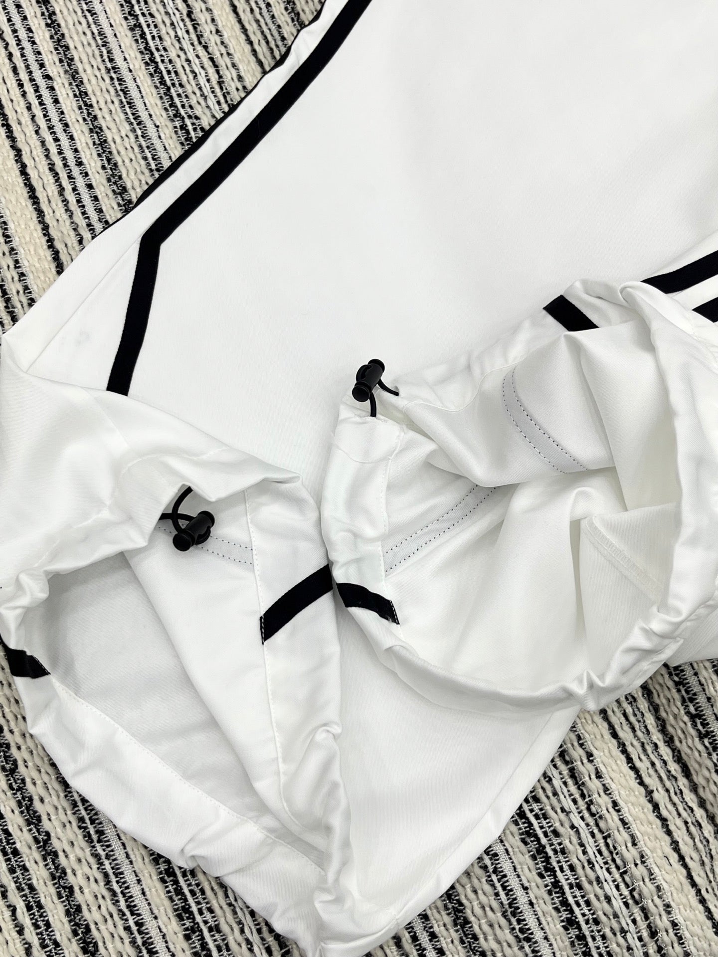 25 Summer new contrast color elastic waist drawstring casual trousers