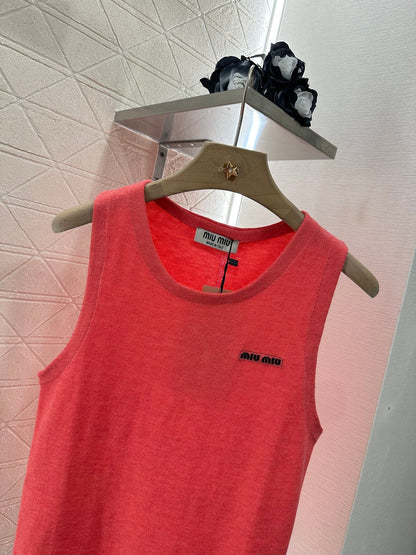 2025 Summer New Slim Fit Knitted Vest