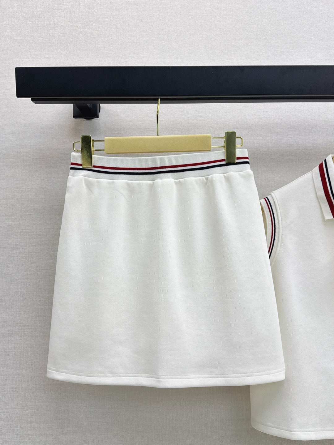25Ss Spring and Summer New Sleeveless Lapel Top + Skirt Set