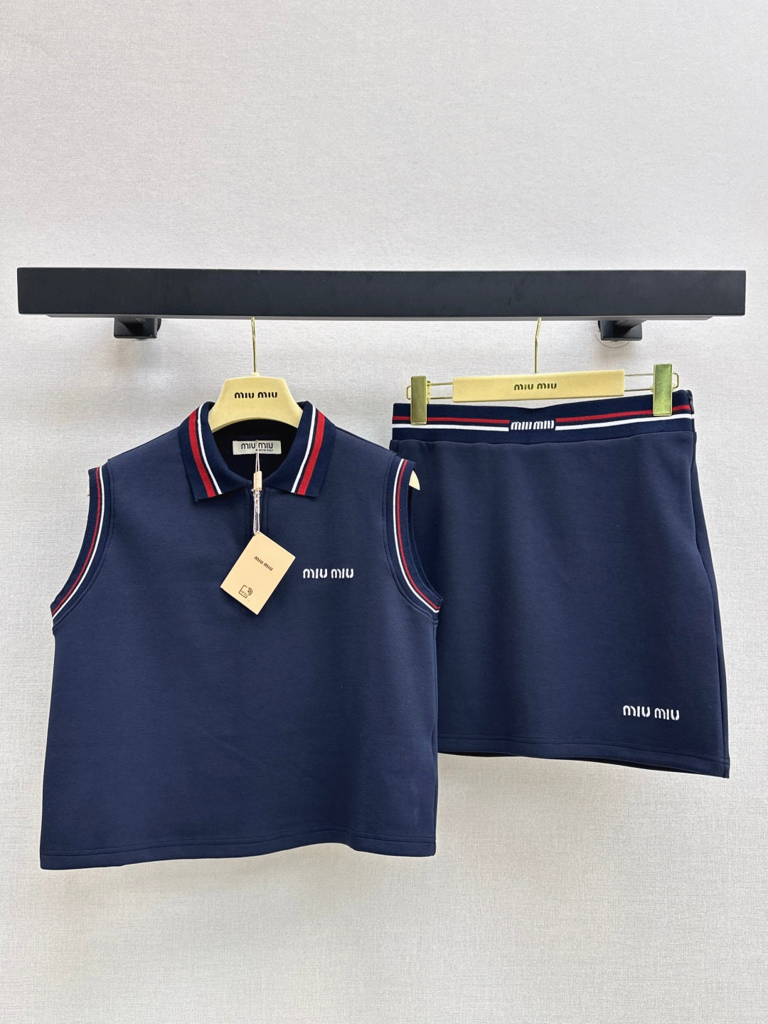 25Ss Spring and Summer New Sleeveless Lapel Top + Skirt Set