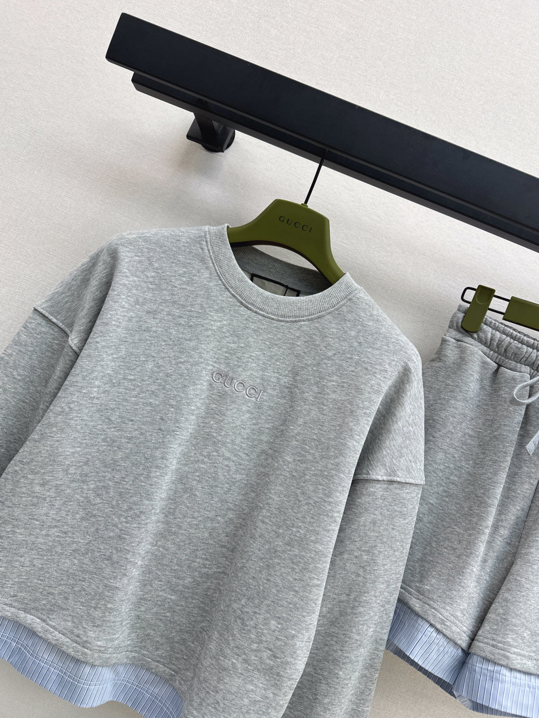 25Ss spring and summer new casual fashionable suit round neck splicing sweater + shorts suit