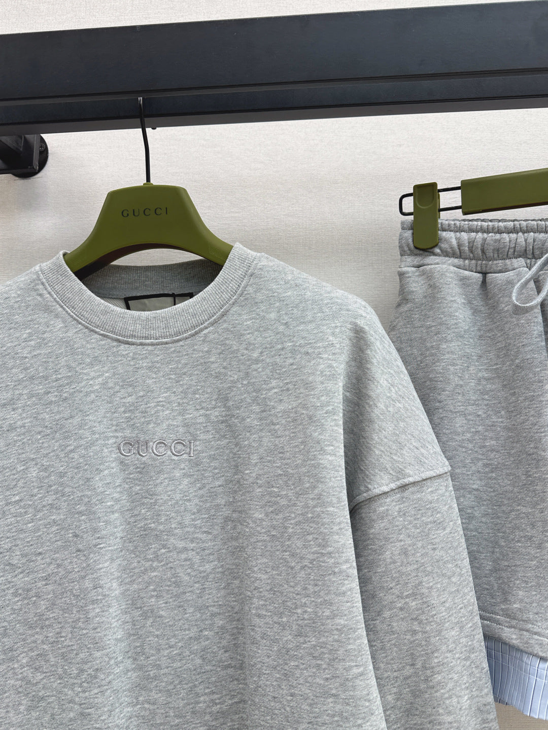 25Ss spring and summer new casual fashionable suit round neck splicing sweater + shorts suit