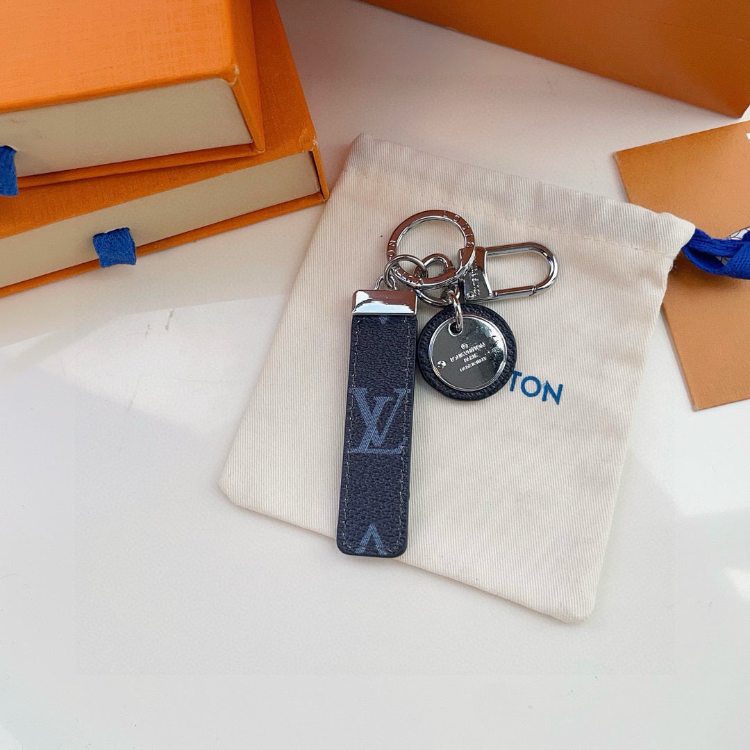 L 25 keychain