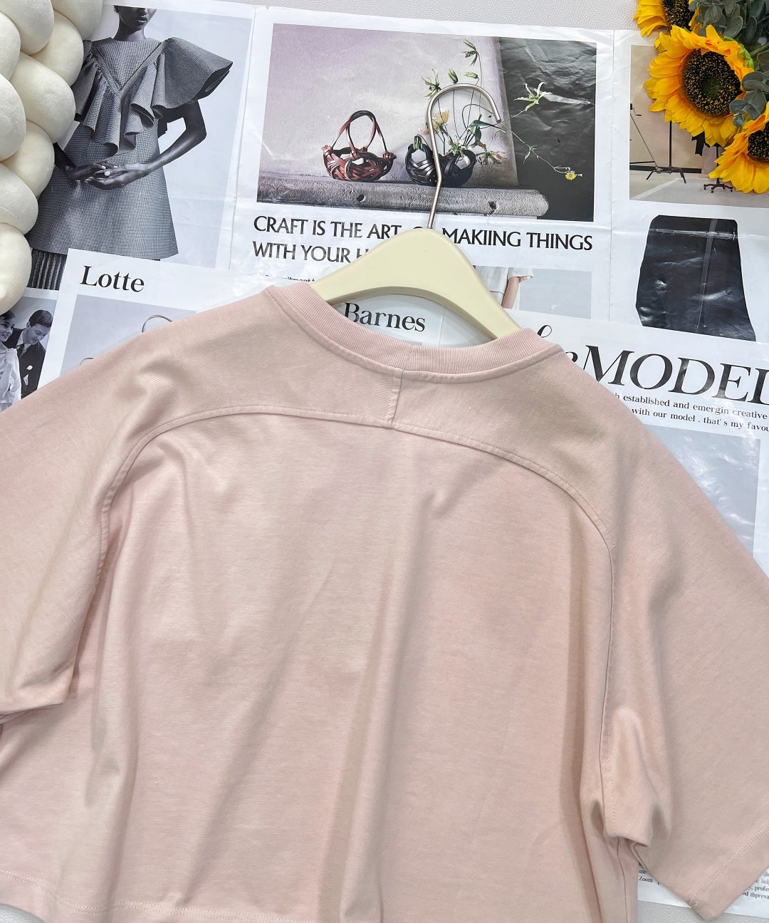 2025 nouveau T-shirt à manches courtes en métal à poche courte avec la même jupe midi 