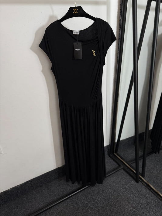 25 Summer New Snake Logo Brooch Decoration Pleated Short Sleeve Waisted Large Swing Dress