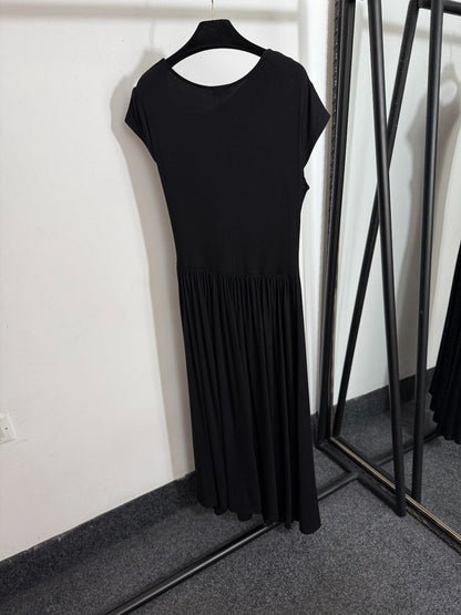 25 Summer New Snake Logo Brooch Decoration Pleated Short Sleeve Waisted Large Swing Dress