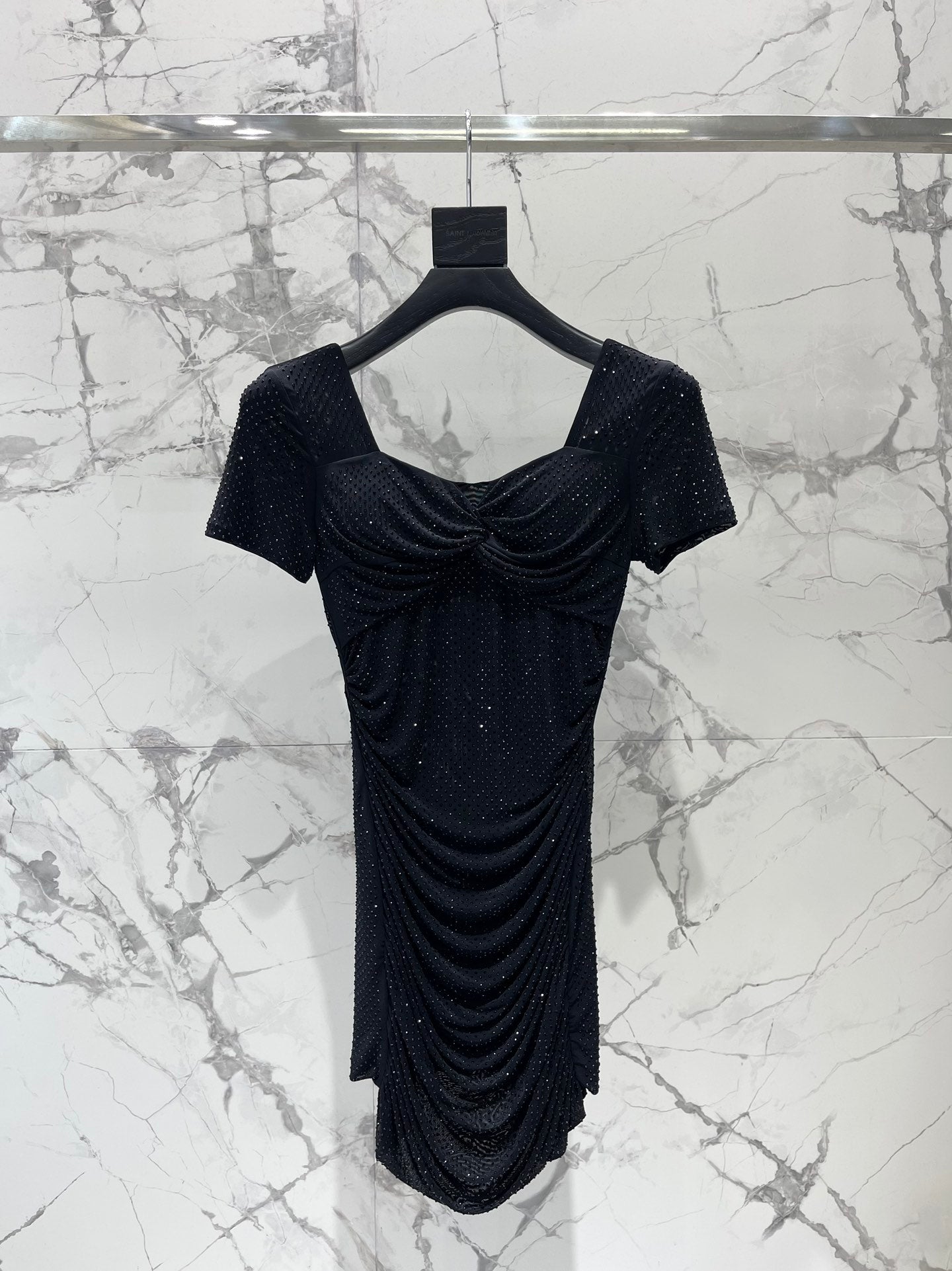 25 Nouvelle robe slim plissée en maille diamantée d'été