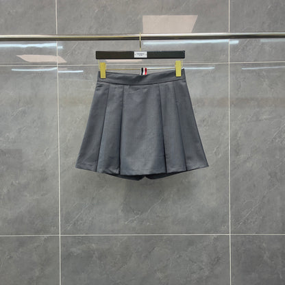 TH 25 Classic suits, pants, skirts, skirts.