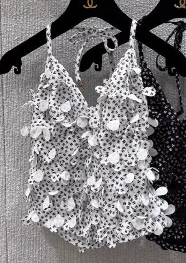C 25 Floral Neck Camisole(black\white)
