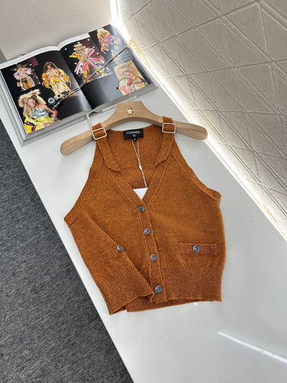 C 2025 new style new buckle knitted vest