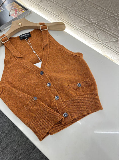 C 2025 new style new buckle knitted vest