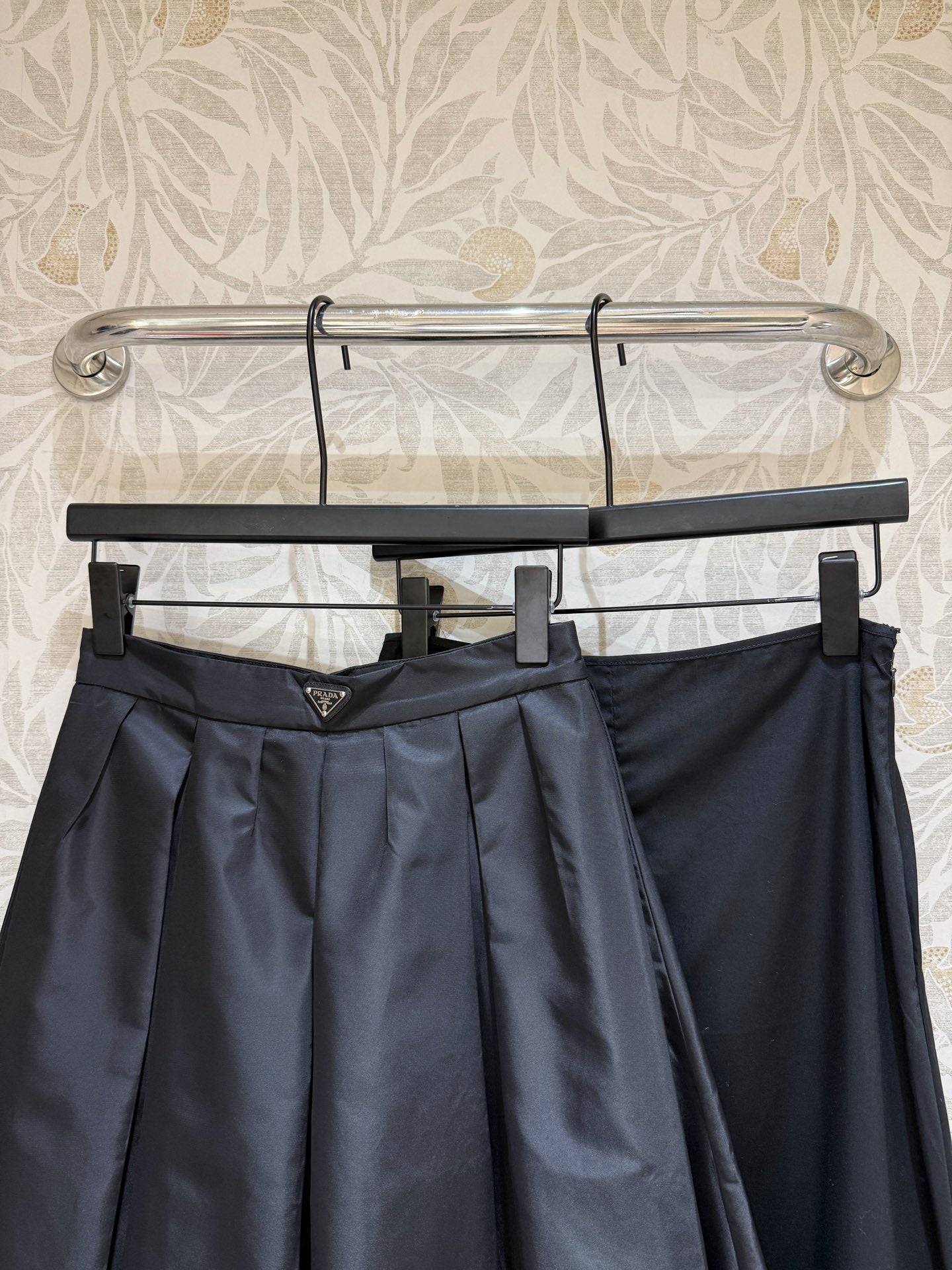 D 25 New Summer Nylon Slit Skirt