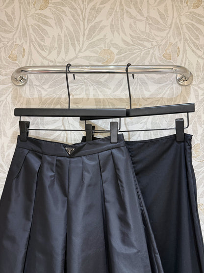 D 25 New Summer Nylon Slit Skirt