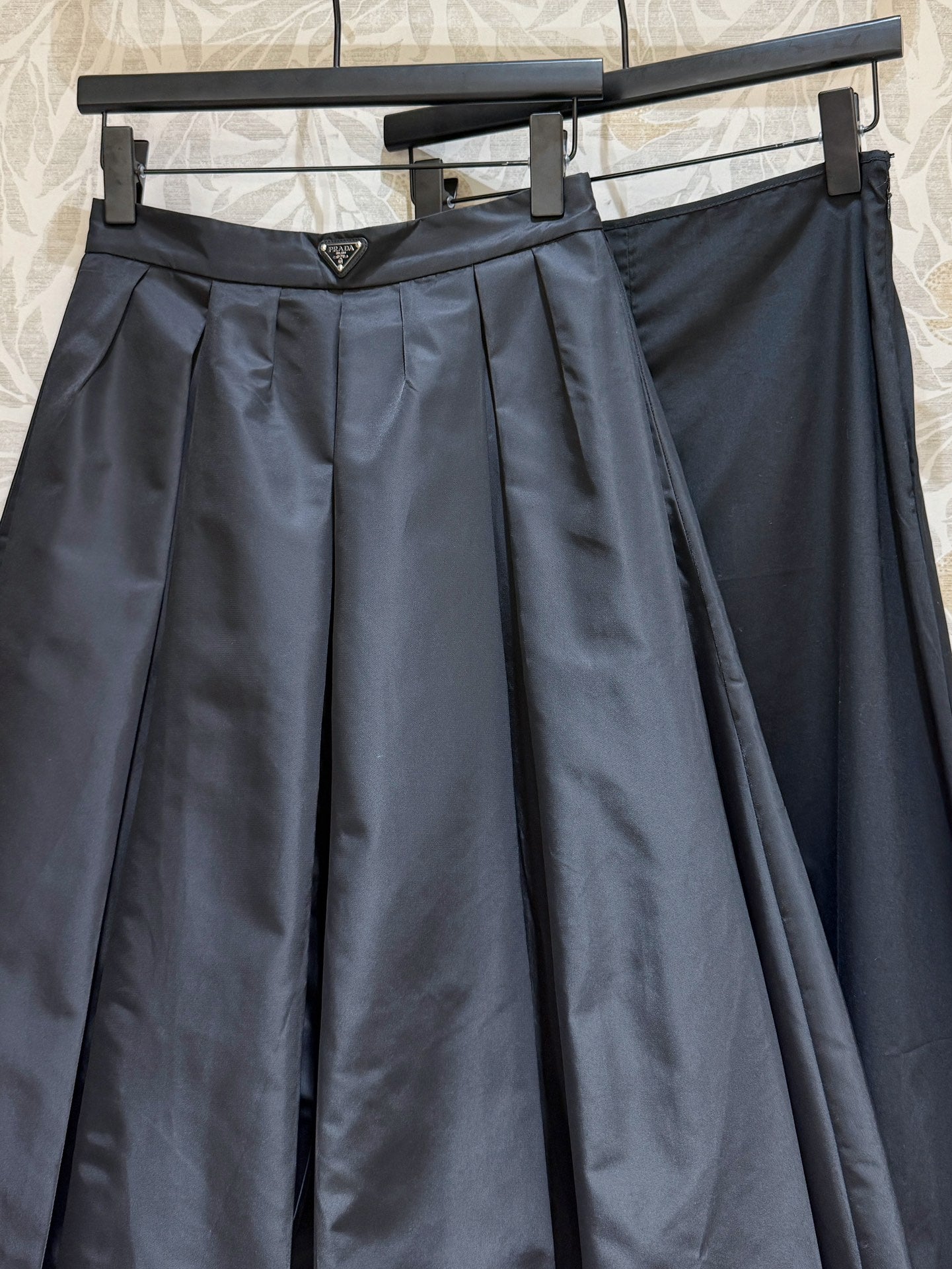 D 25 New Summer Nylon Slit Skirt
