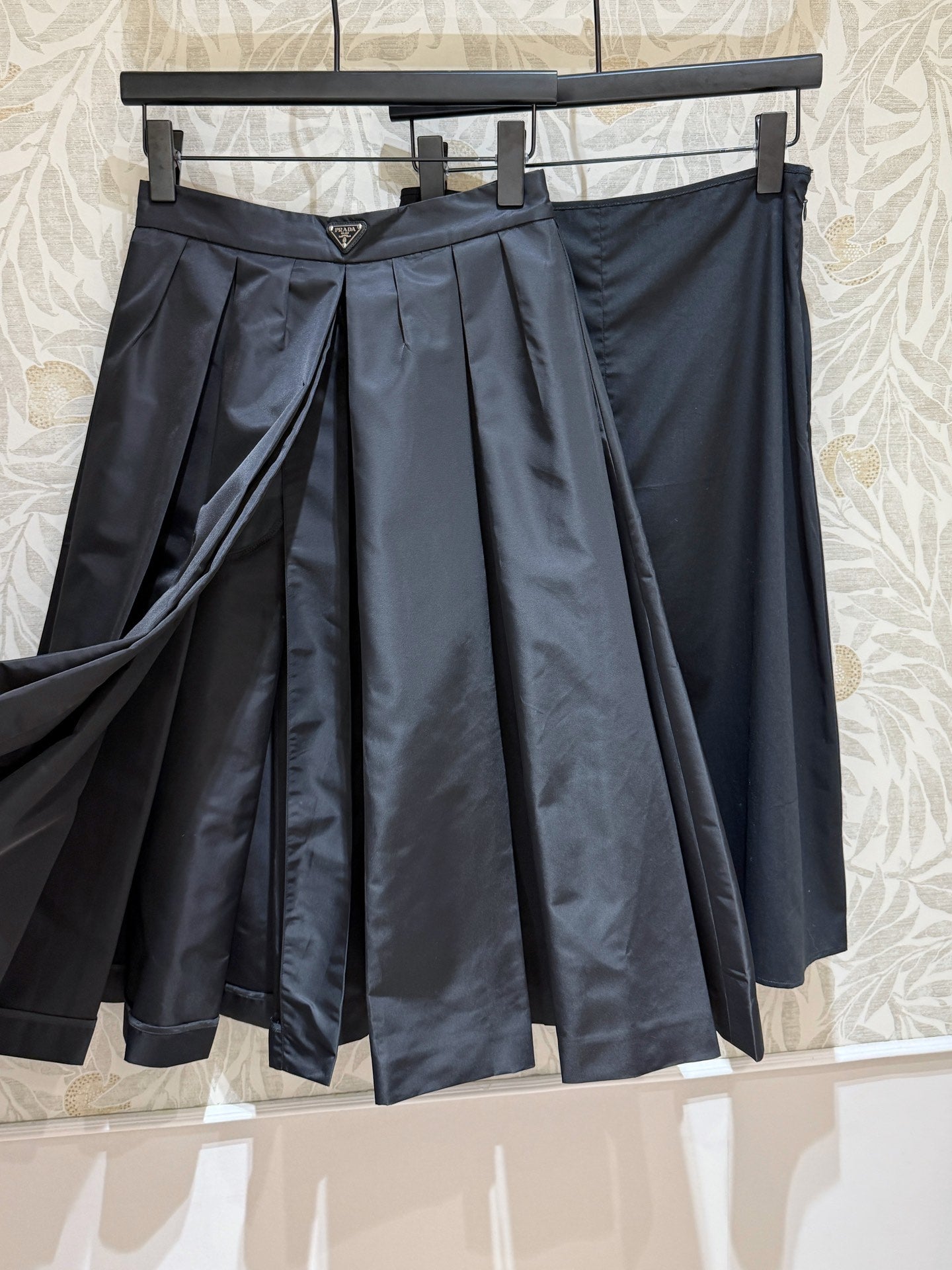 D 25 New Summer Nylon Slit Skirt