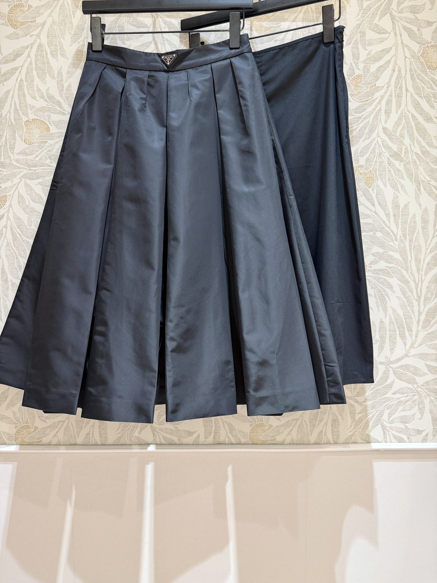 D 25 New Summer Nylon Slit Skirt
