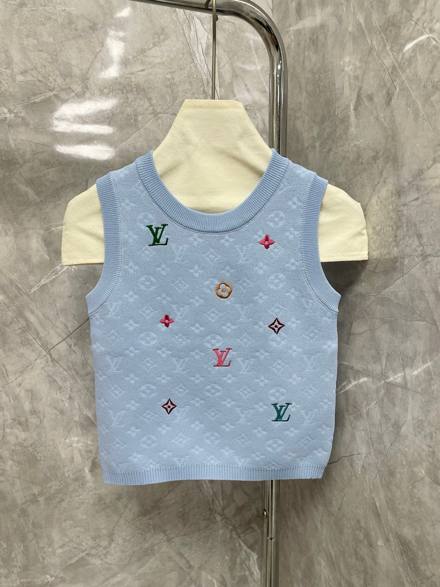 L 25 Early Spring New Round Neck Letter Logo Embroidery Knitted Vest